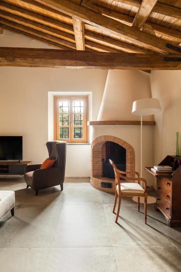 Antico Borgo Molino 7Cento Vicino Ai Giardini Di Ninfa 호텔 Cori 외부 사진