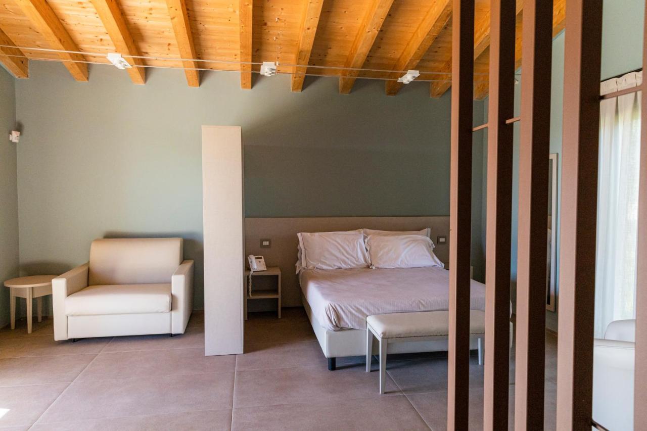 Antico Borgo Molino 7Cento Vicino Ai Giardini Di Ninfa 호텔 Cori 외부 사진